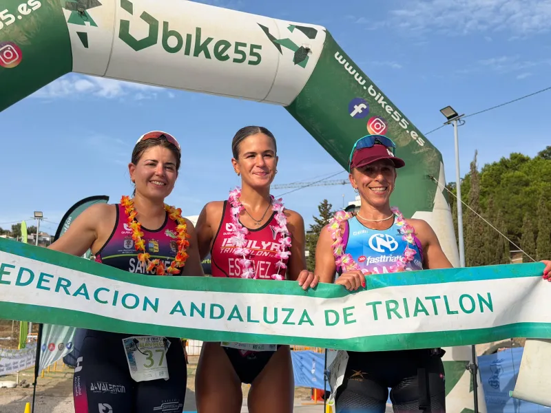 Cardona y Estévez ganan el Campeonato de Andalucía de Triatlón Cros - Diario Costa Tropical