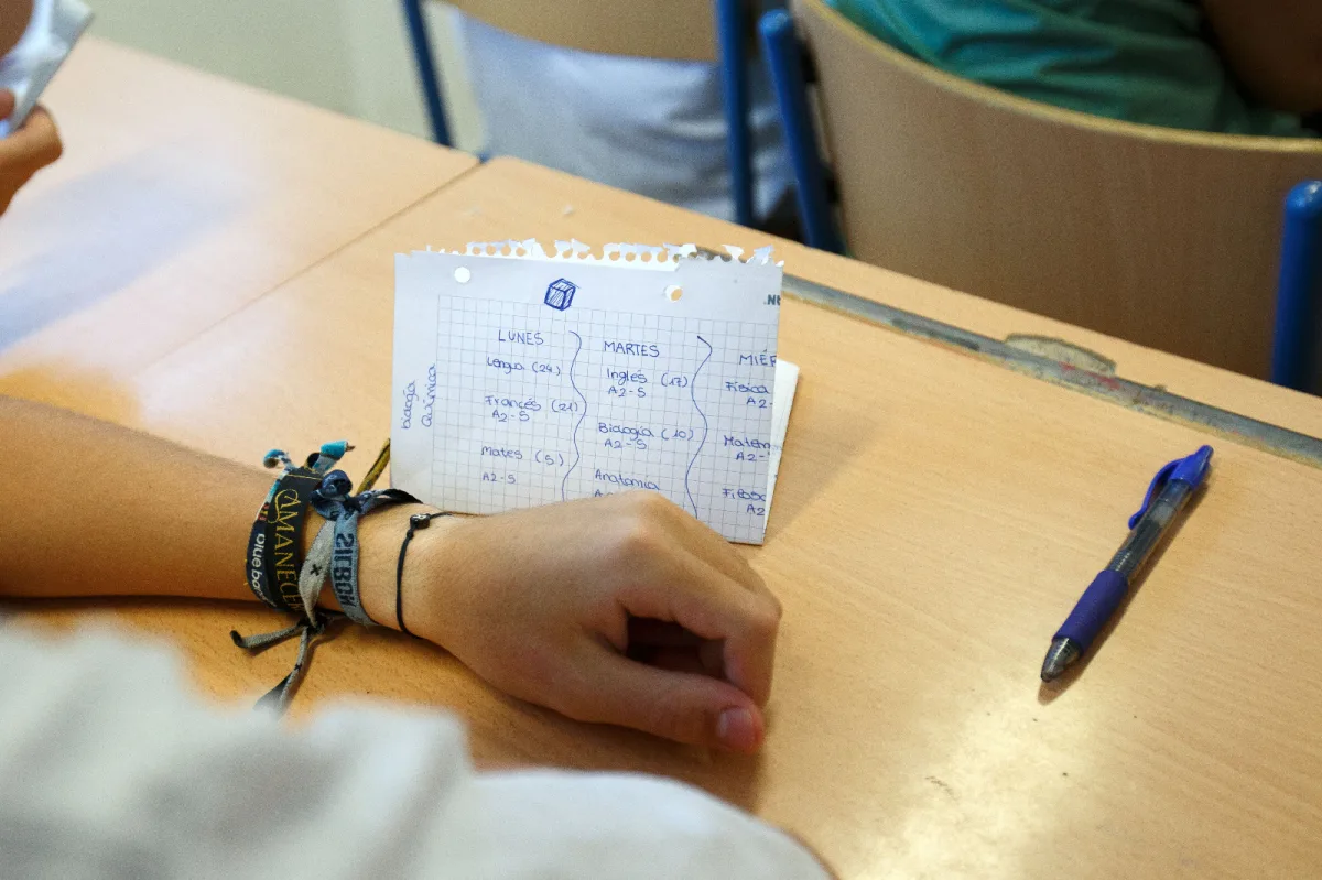 Granada inicia curso 2026‑27 con 107.000 estudiantes - Diario Costa Tropical