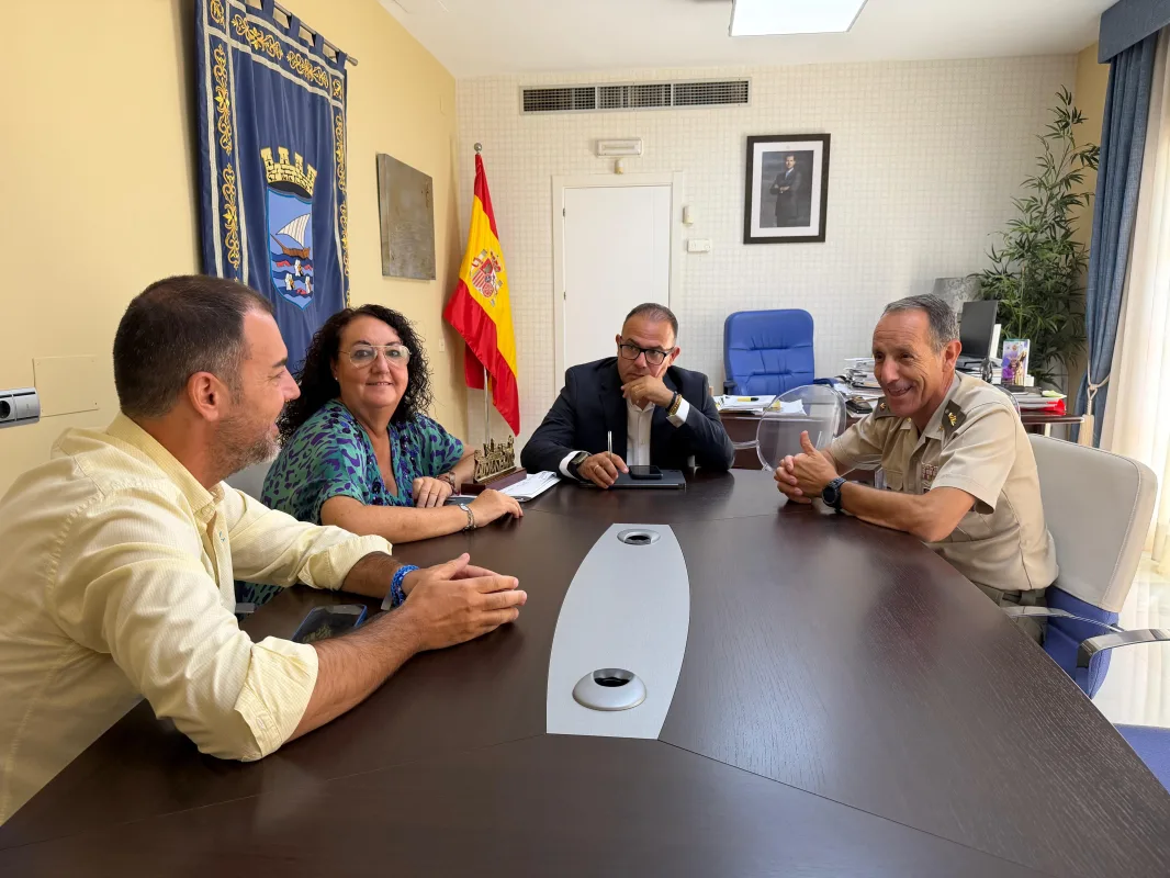 El nuevo subdelegado de Defensa visita Almuñécar en su primera reunión institucional - Diario Costa Tropical