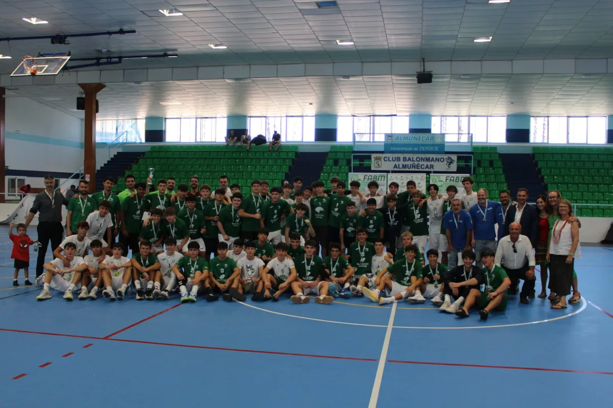 Málaga se corona campeona de Andalucía en balonmano cadete