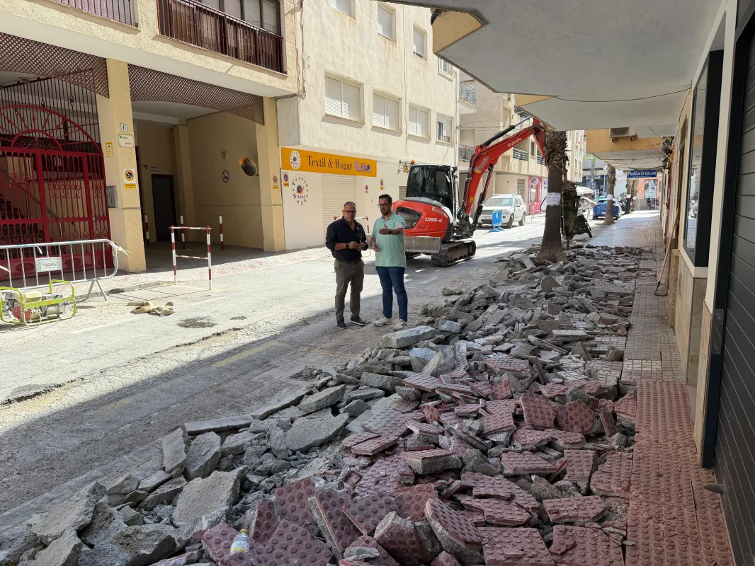 La renovación de la calle Torres Quevedo impulsa la movilidad en Almuñécar - Diario Costa Tropical