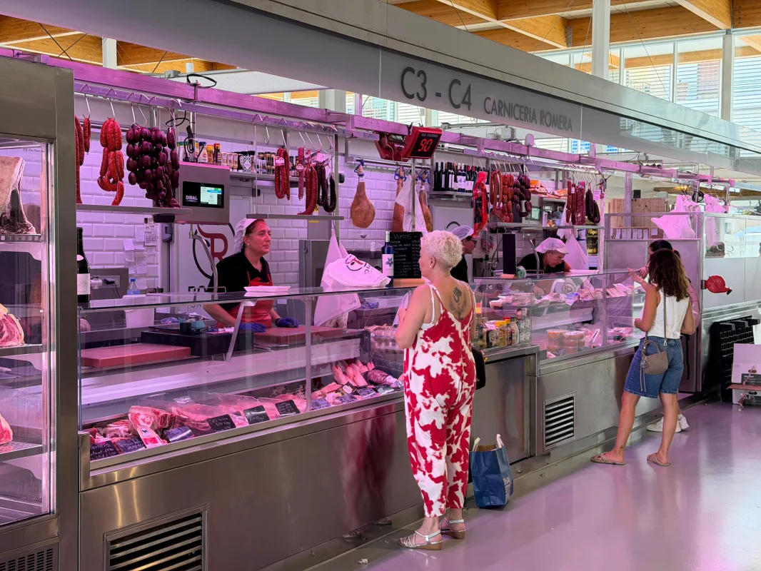Almuñécar y La Herradura licitan puestos municipales para dinamizar comercio