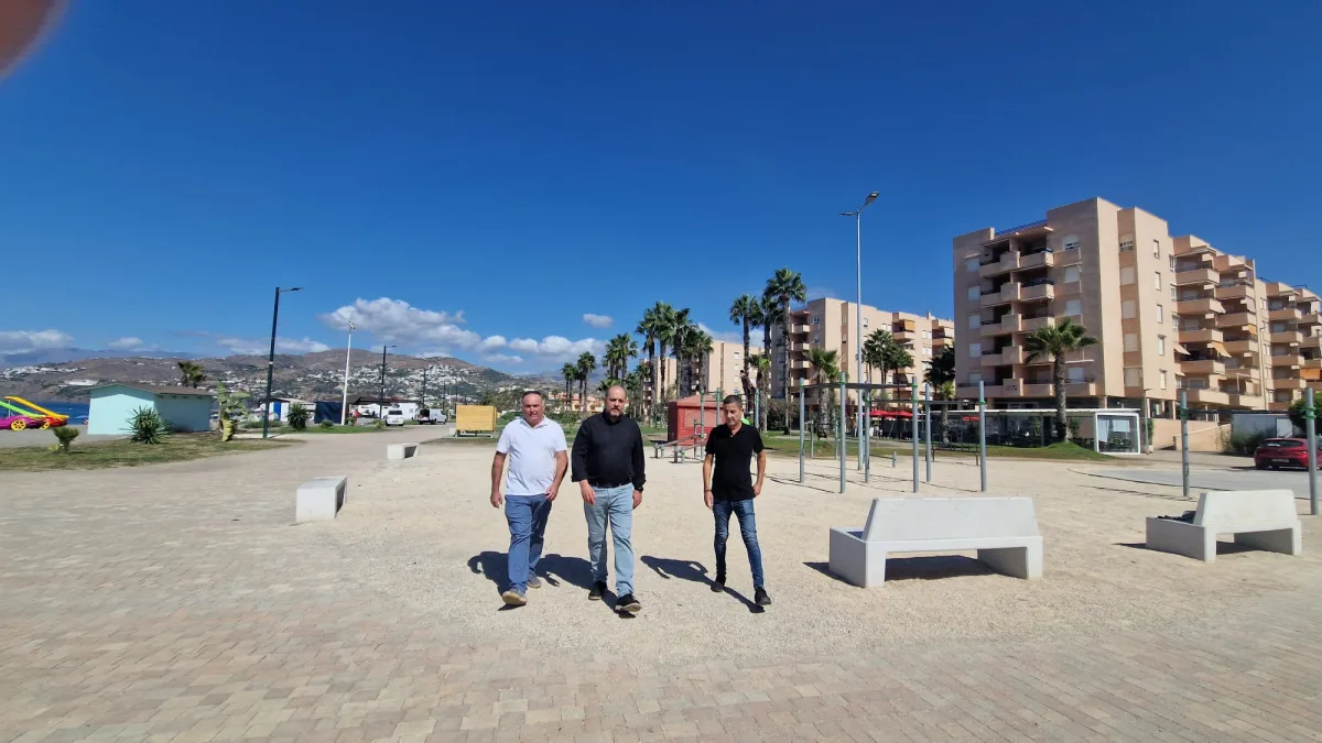 Salobreña finaliza la peatonalización del paseo marítimo - Diario Costa Tropical