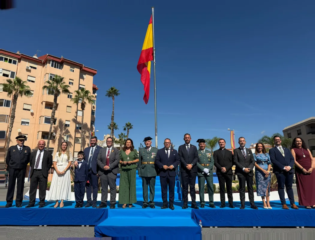 Almuñécar celebra el Día de la Hispanidad con un homenaje a la Guardia Civil - Diario Costa Tropical