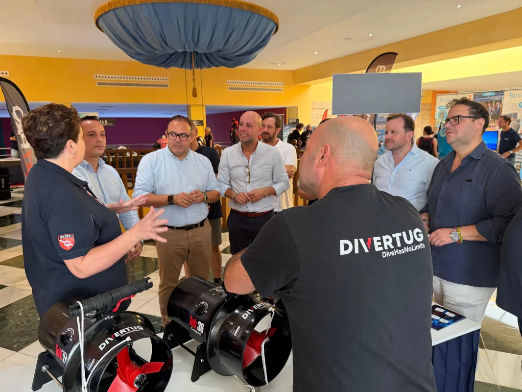Almunecar inaugura el primer Salon del Mar con treinta expositores - Diario Costa Tropical
