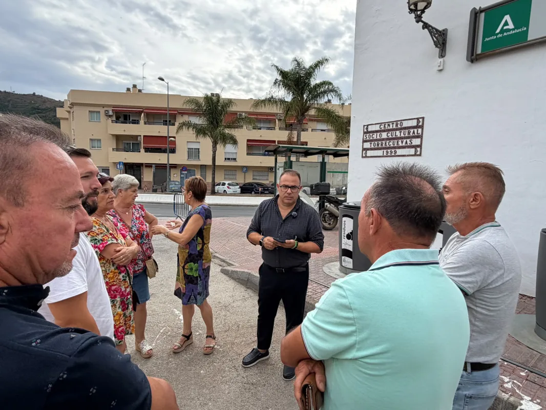 Ruiz Joya coordina mejoras de servicios con los vecinos de Torrecuevas - Diario Costa Tropical