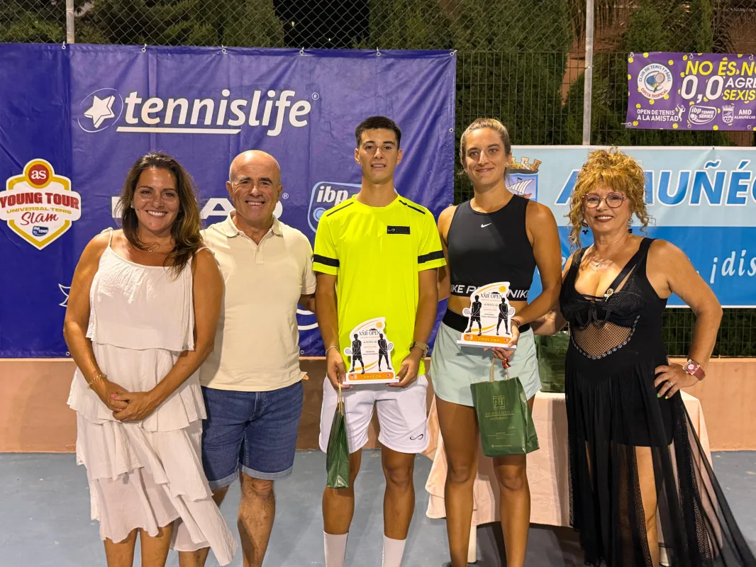 Laura Martínez y Agustín Siancha se coronan campeones del XXII Open Tenis de la Amistad en Almuñécar - Deportes - Diario Costa Tropical