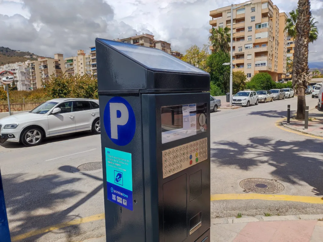 Se suspende la zona azul en los paseos marítimos de Almuñécar y La Herradura - Diario Costa Tropical