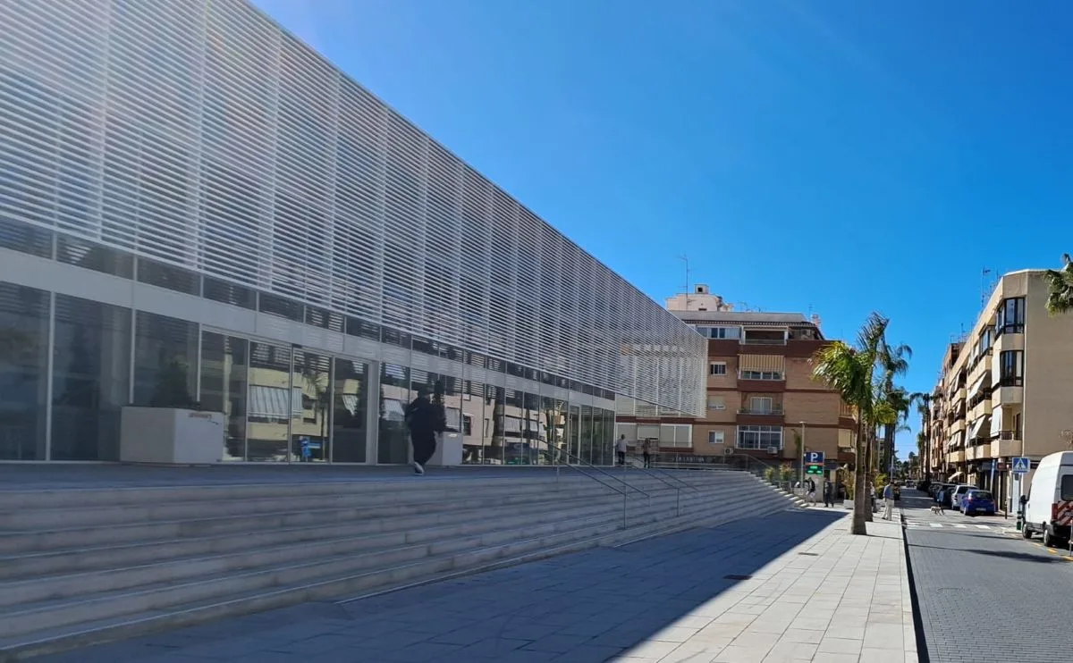 El PSOE exige revisar el sistema de ventilación del Mercado Municipal por las altas temperaturas - Actualidad - Diario Costa Tropical